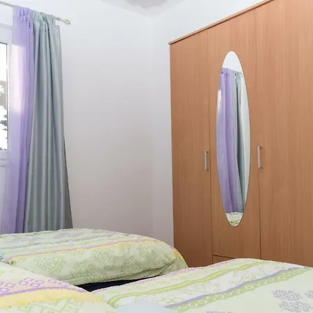 Rora Apartment *